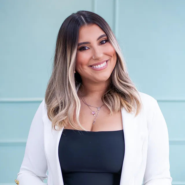 Dra. Tiffany Solimã sorrindo